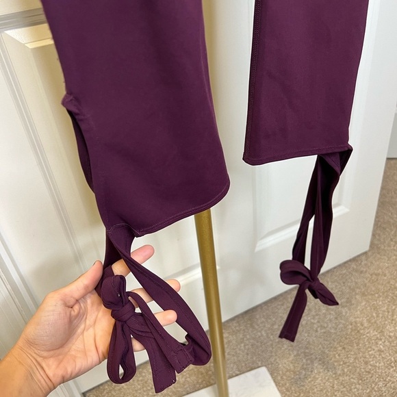Fabletics tie bottom leggings - Picture 4 of 10